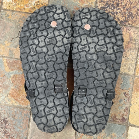 Earthrunners - Picture 2 of 2